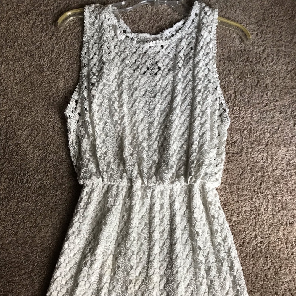 Beige Lace Sleeveless Shirt